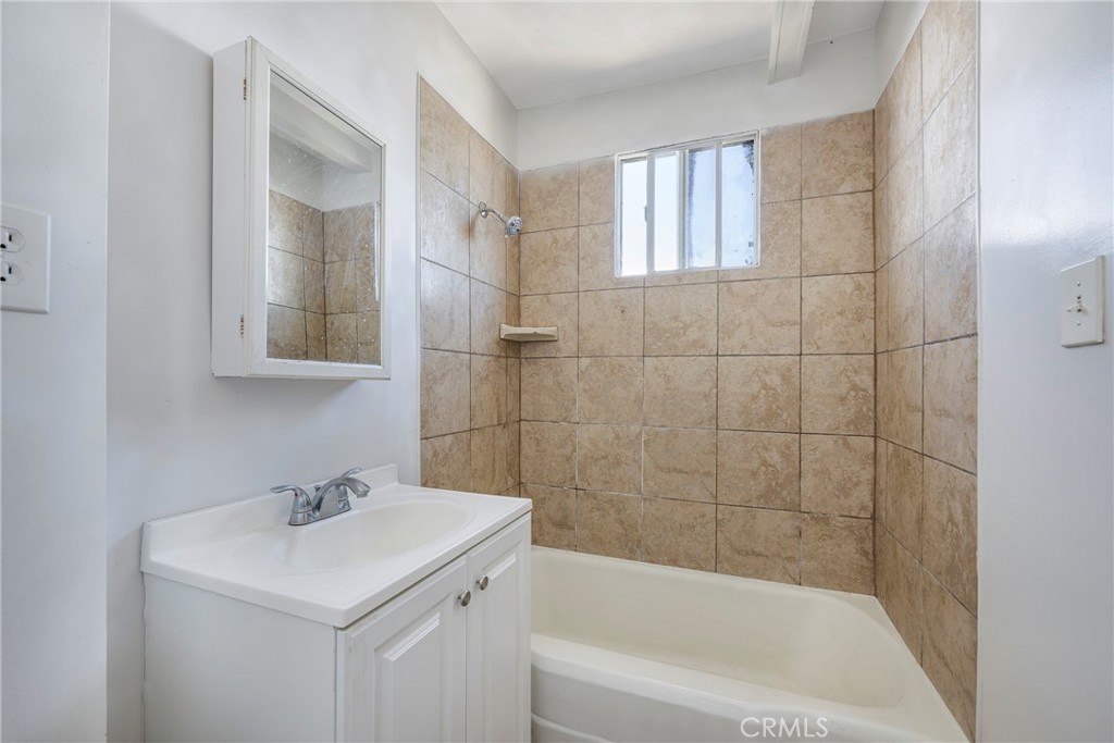 1123 S Mcdonnell Avenue Property Photo 17