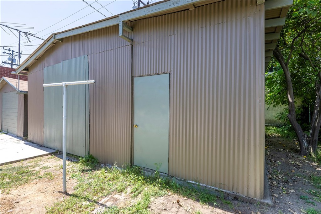 1123 S Mcdonnell Avenue Property Photo 22