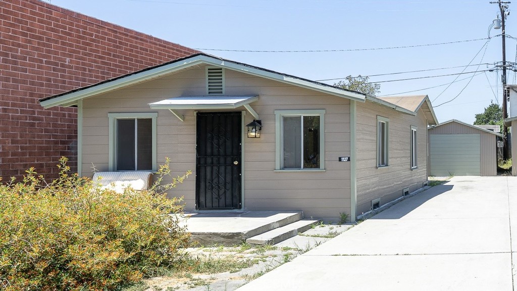 1127 S Mcdonnell Avenue Property Photo 1