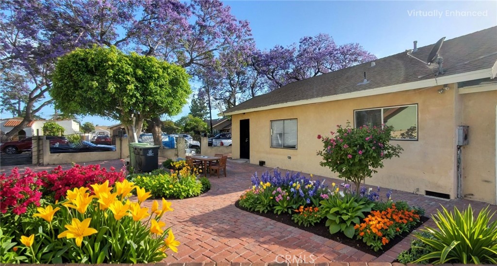 1003 W Myrtle Street Property Photo