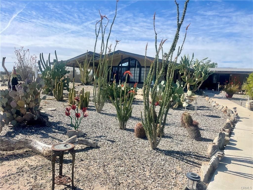 7554 Acoma Trail Property Photo 3