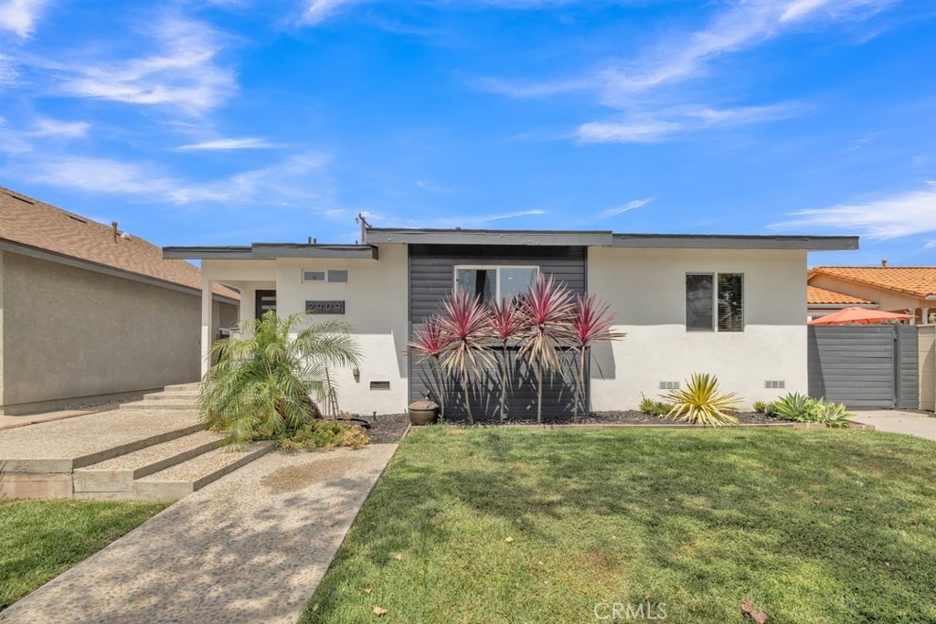 2909 Nipomo Avenue Property Photo 1