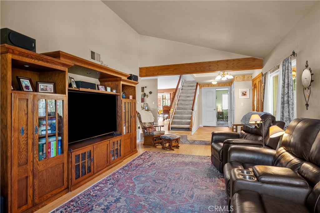 565 Martinique Place Property Photo 6