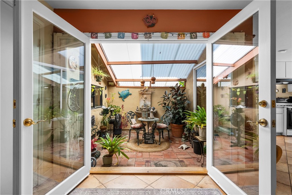 565 Martinique Place Property Photo 10