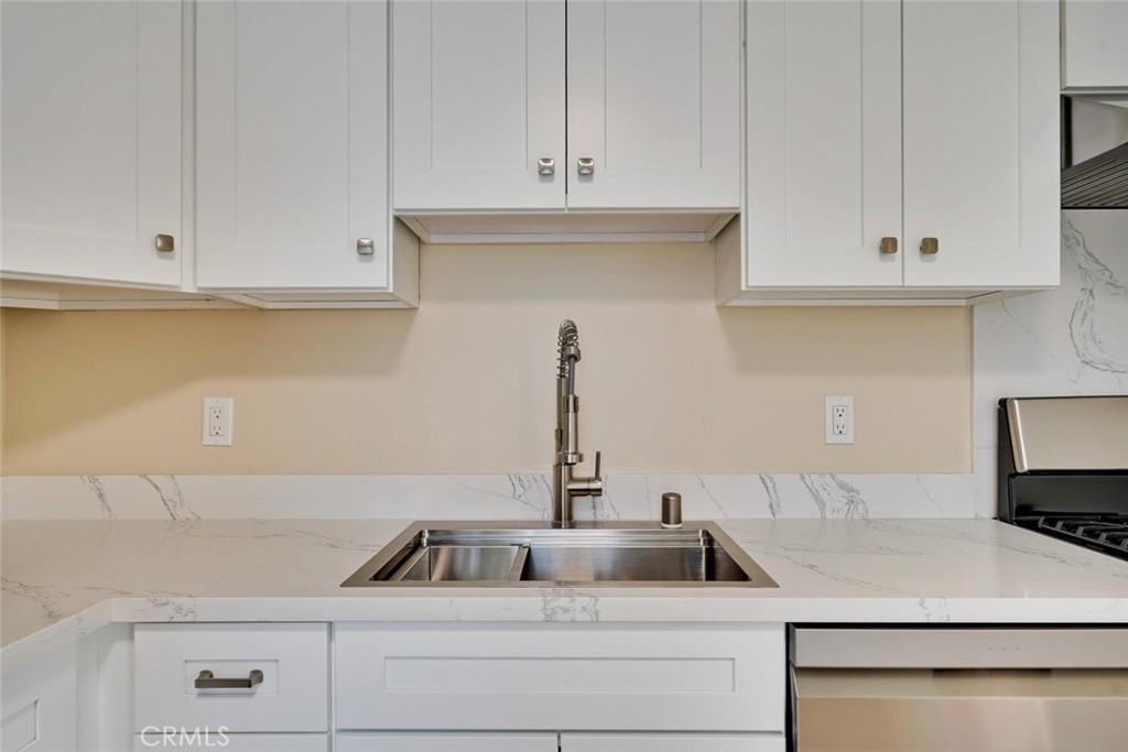 1221 Westminster Avenue Property Photo 8