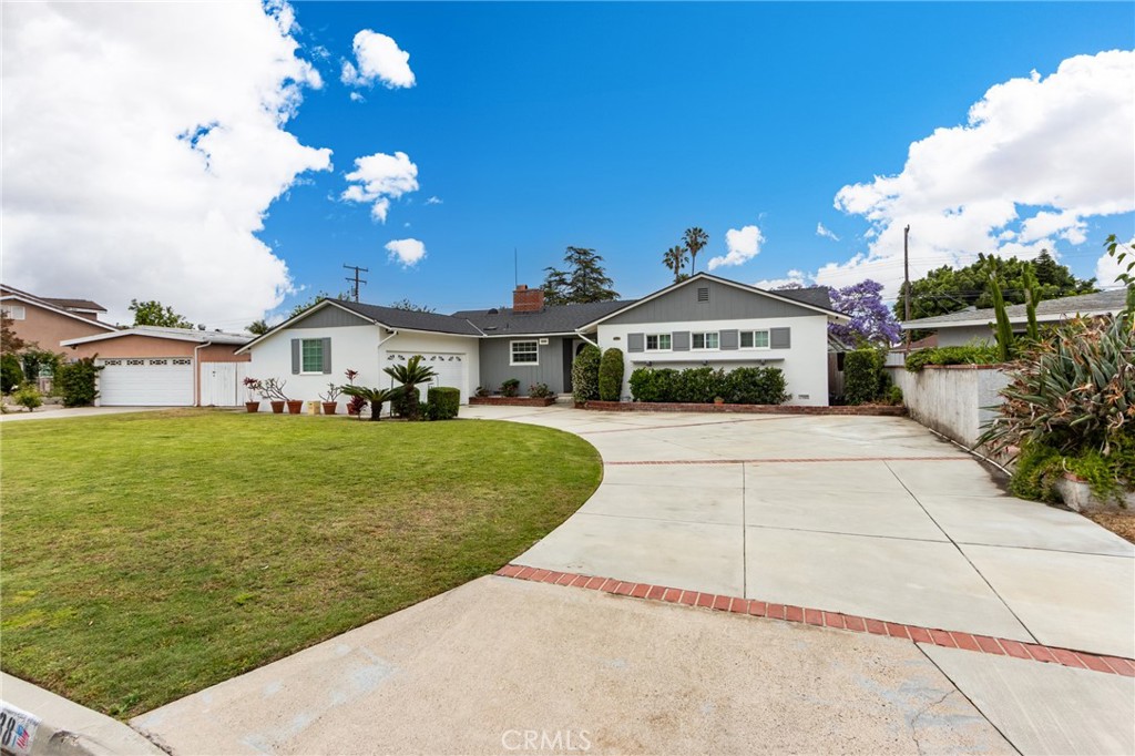12438 Lambert Circle Property Photo 5