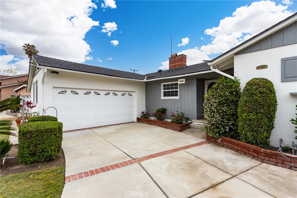12438 Lambert Circle Property Photo 8