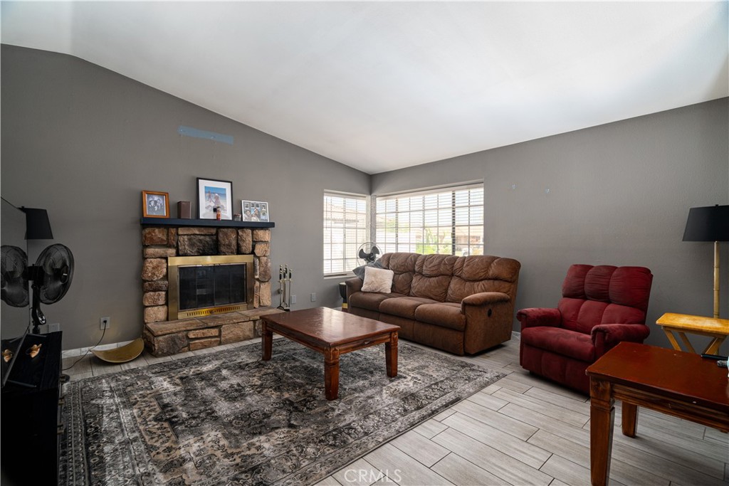 24931 Heil Drive Property Photo 3