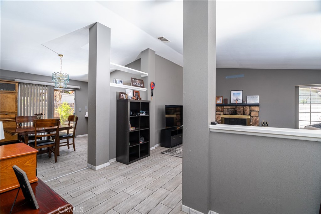 24931 Heil Drive Property Photo 6