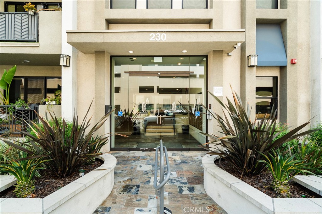 230 S Jackson Street 309