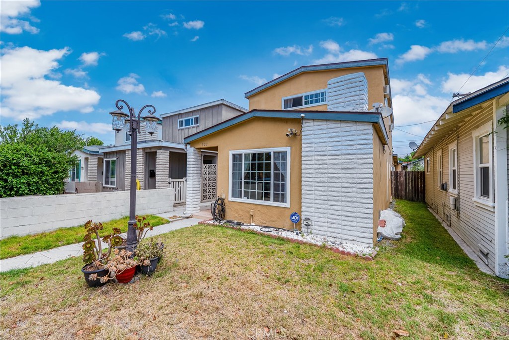 727 W Hill Street Property Photo 1