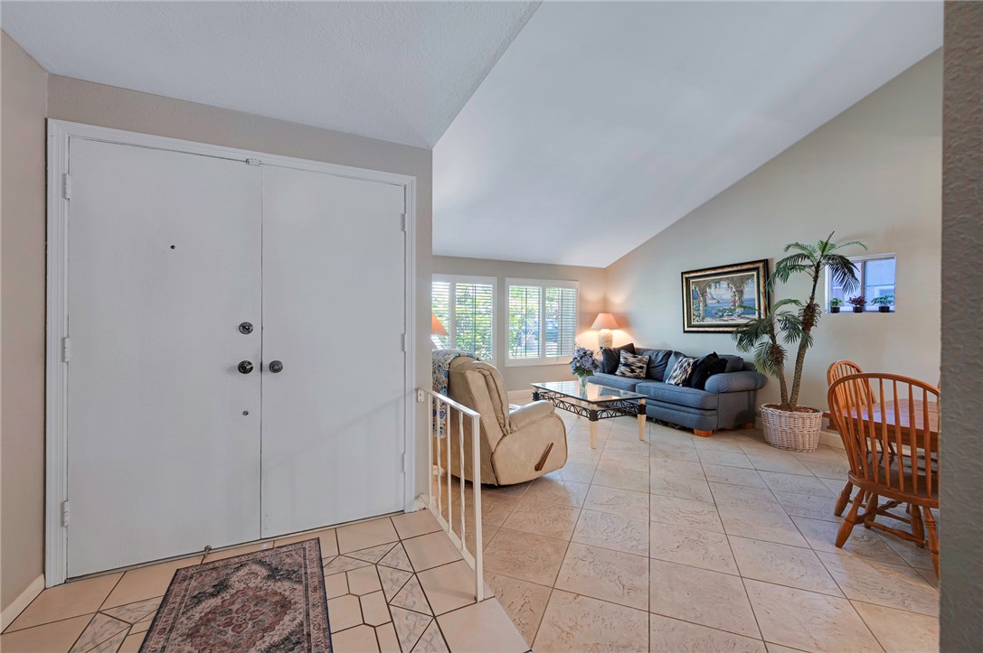 1336 W North Street Property Photo 5