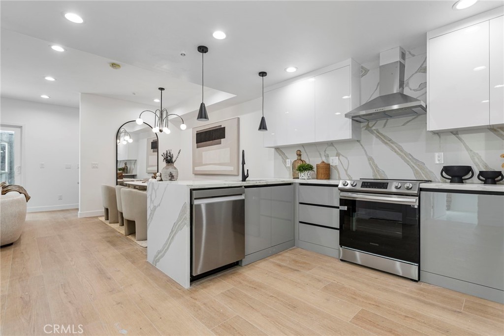 1018 W 223rd Street 2 Property Photo 11