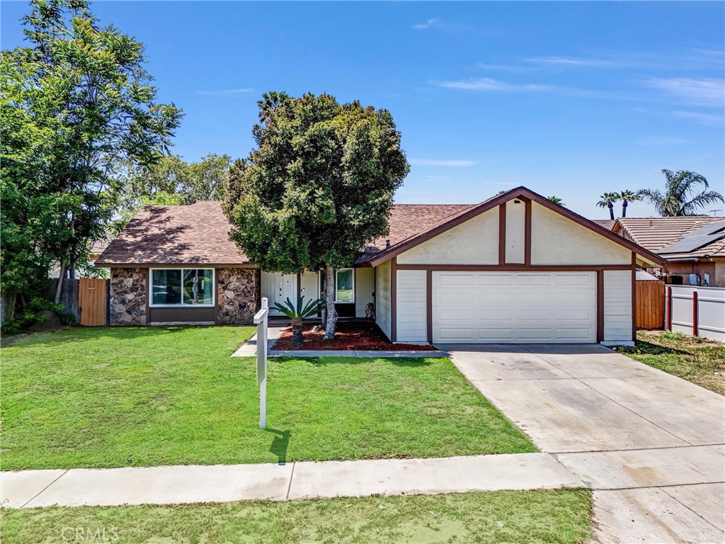 1264 N Mulberry Avenue Property Photo 1