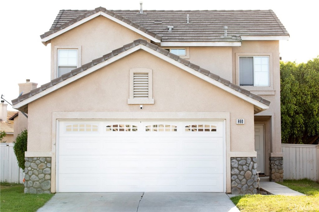 860 Foxtail Drive Property Photo 1