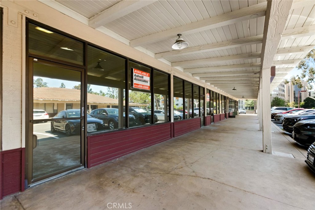 1111 Town And Country Road Property Photo 1
