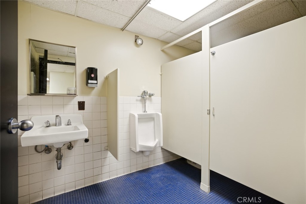 1111 Town And Country Road Property Photo 23