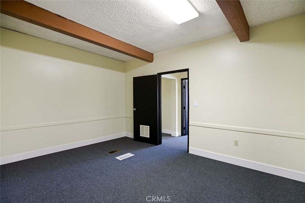 1111 Town And Country Road Property Photo 29