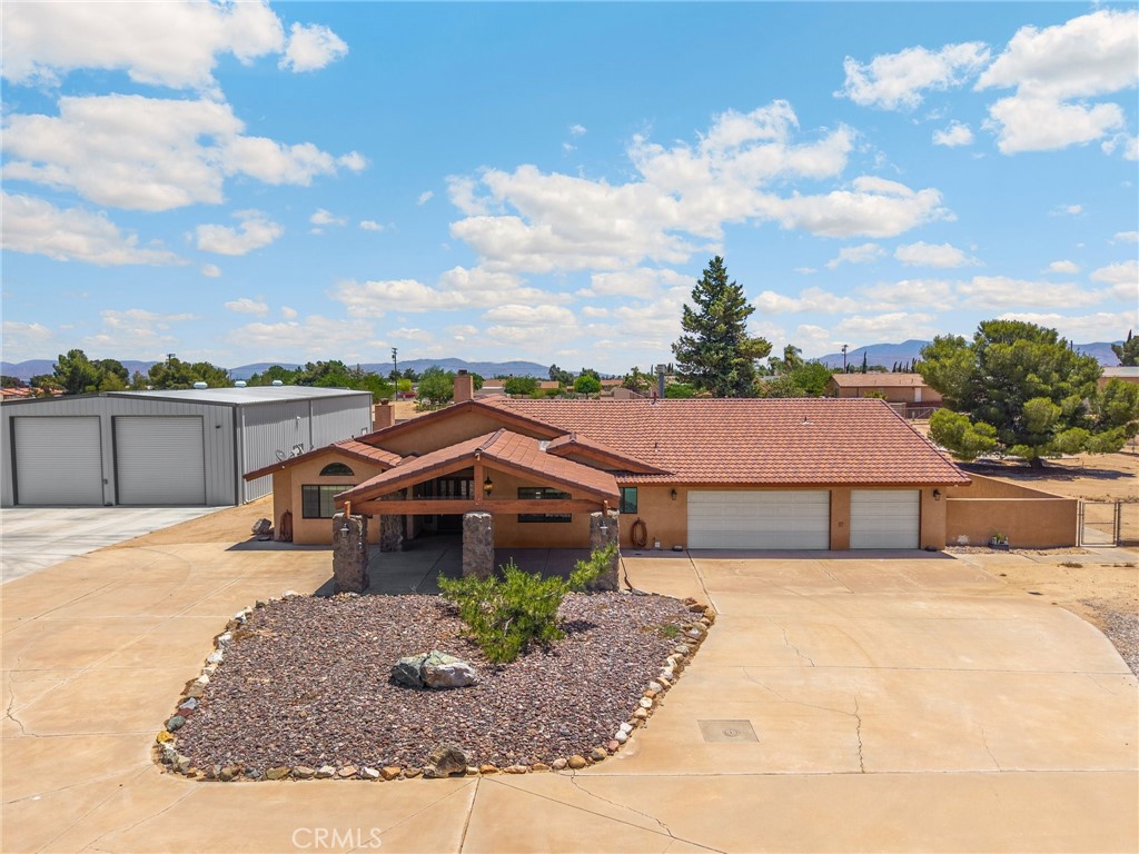 11915 Redwood Avenue Property Photo 1