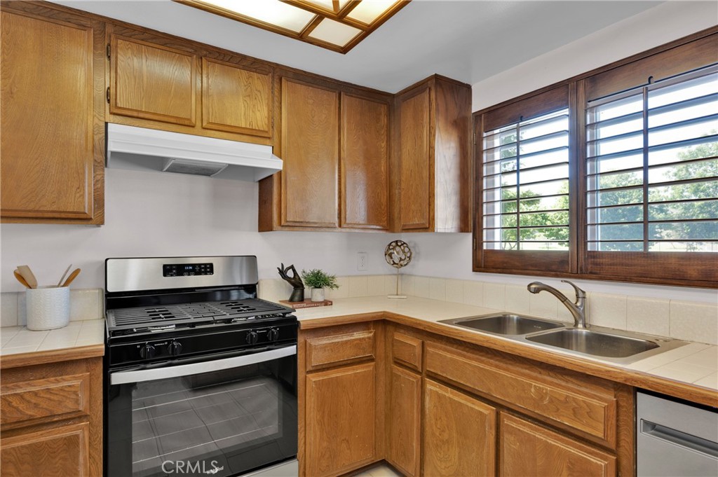 949 W Imperial Boulevard 14 C Property Photo 12