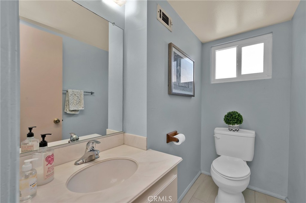 949 W Imperial Boulevard 14 C Property Photo 14