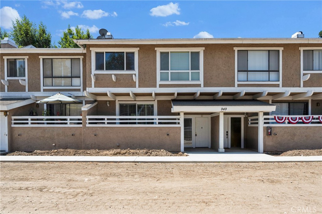 949 W Imperial Boulevard 14 C Property Photo 28