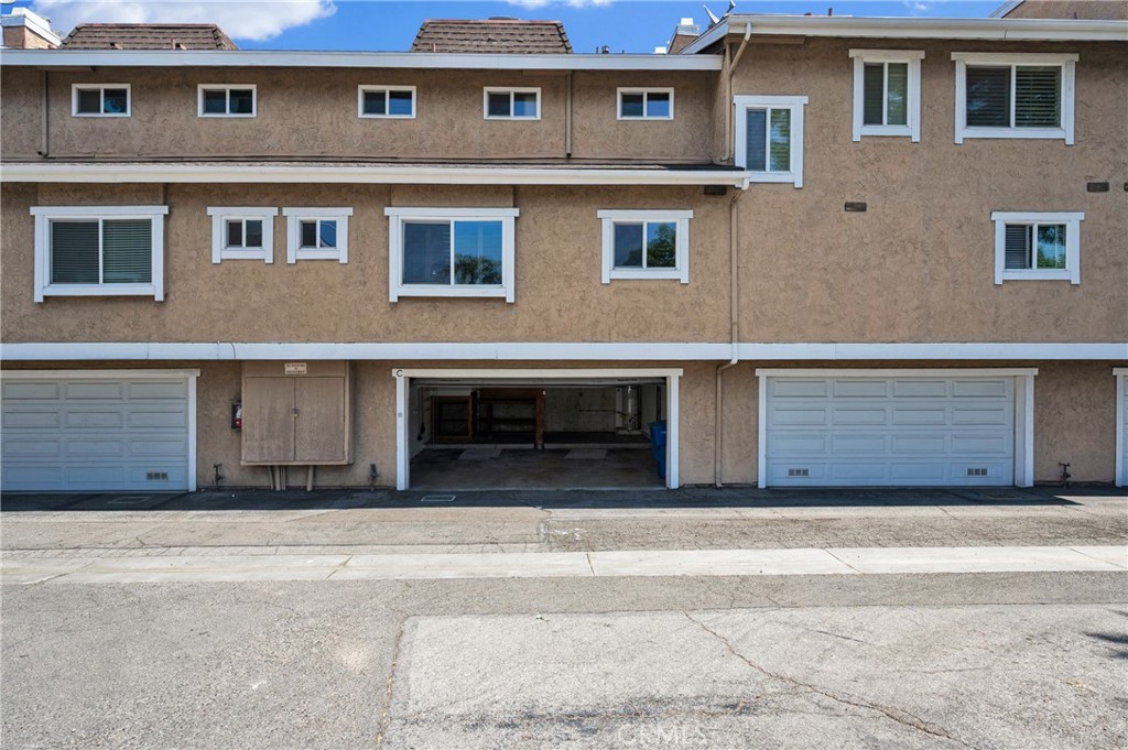 949 W Imperial Boulevard 14 C Property Photo 30