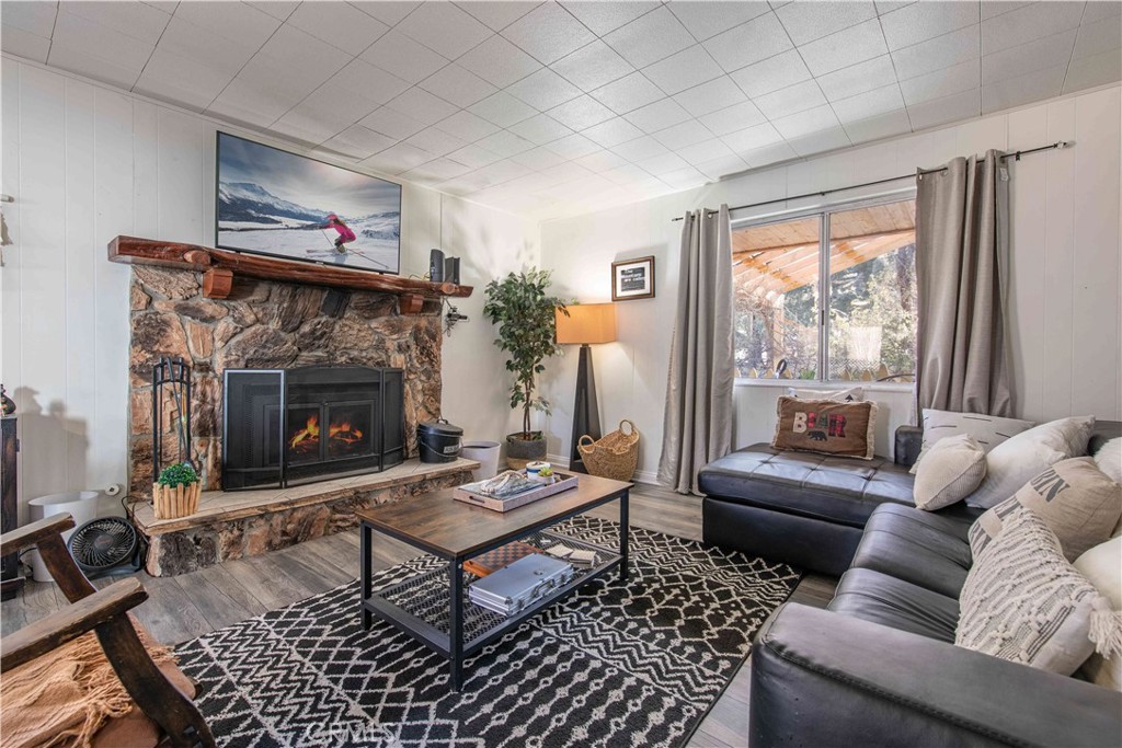 410 Oriole Drive Property Photo 3