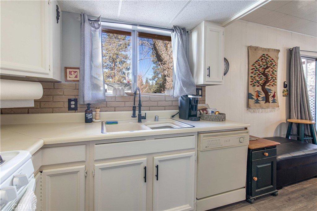 410 Oriole Drive Property Photo 6