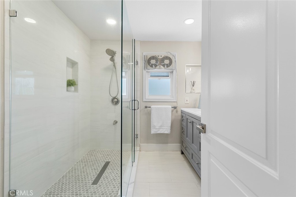 2160 S Hammatt Property Photo 45