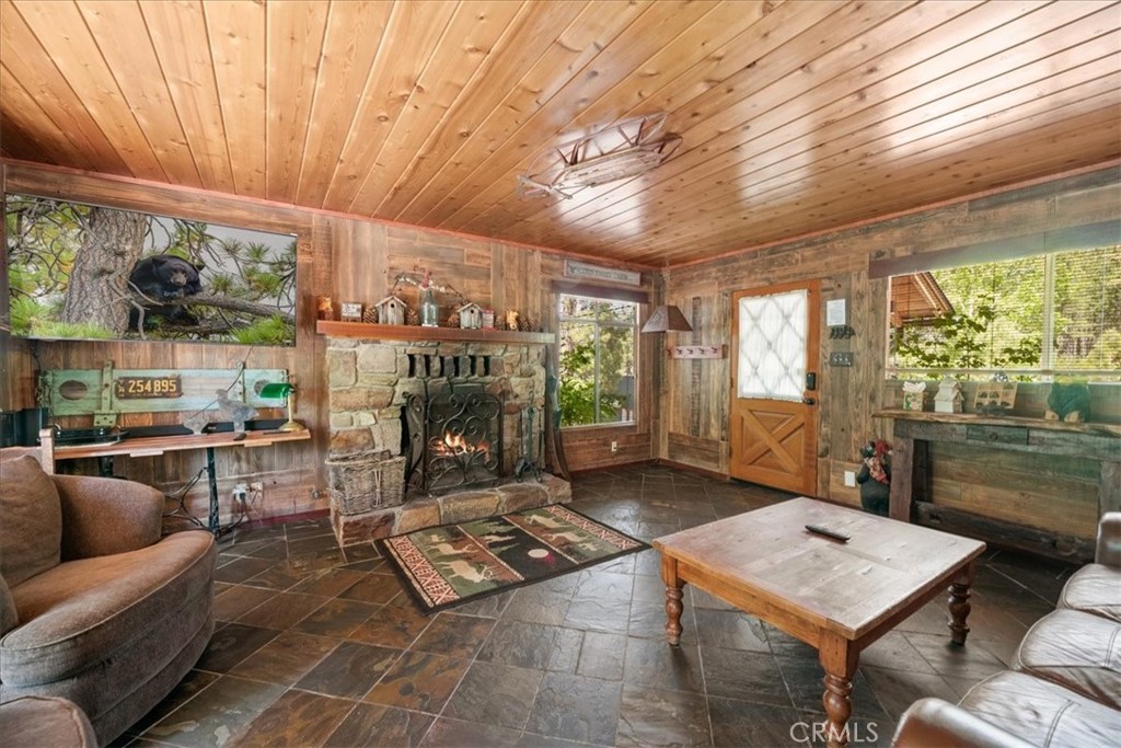 39989 Hillcrest Drive Property Photo 7