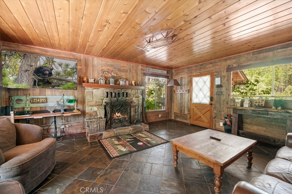 39989 Hillcrest Drive Property Photo 7