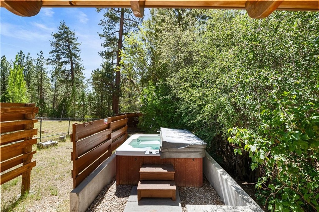 39989 Hillcrest Drive Property Photo 12