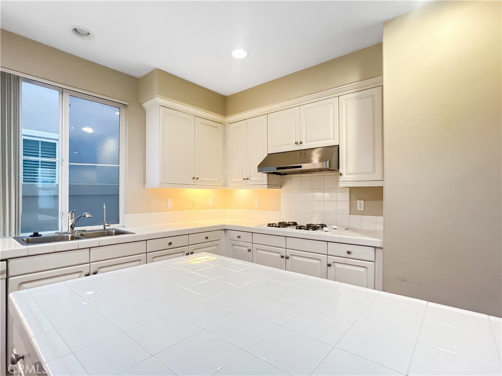 8062 Holland Park Street Property Photo 15