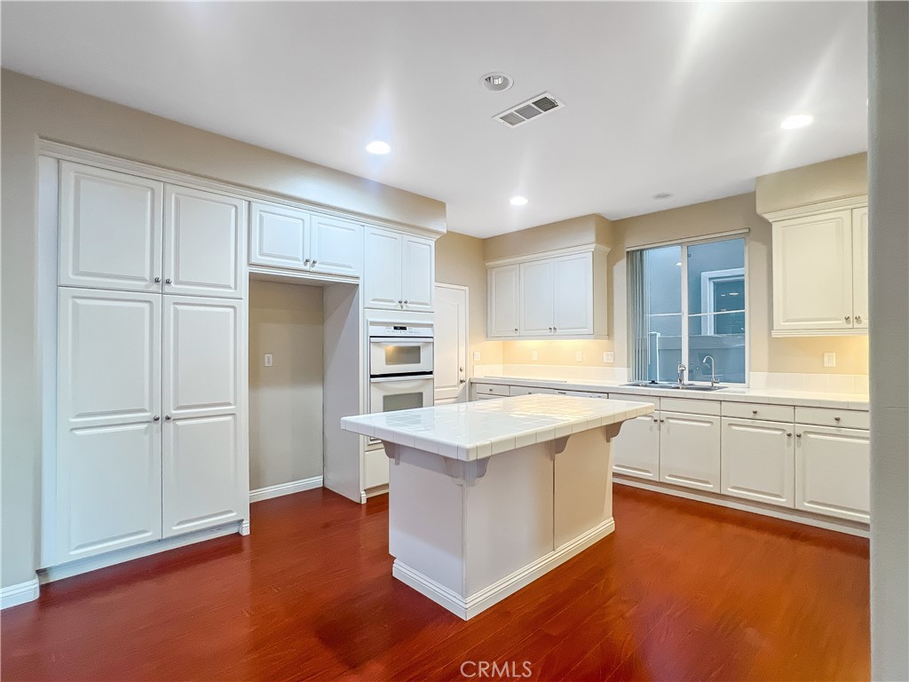 8062 Holland Park Street Property Photo 16