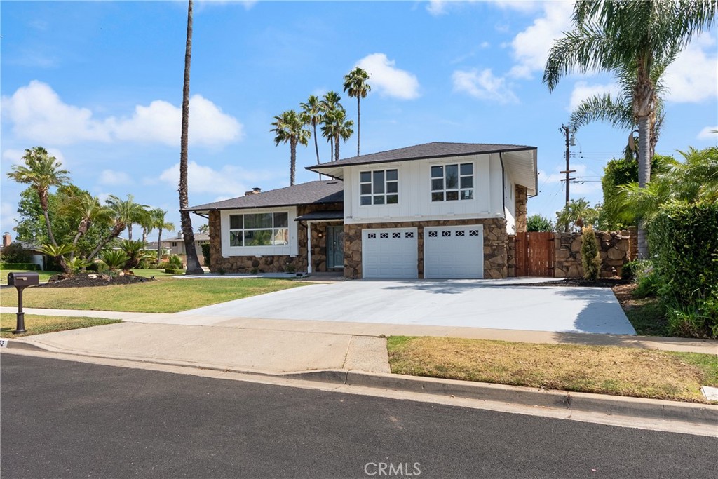 17592 Rainier Drive Property Photo 2