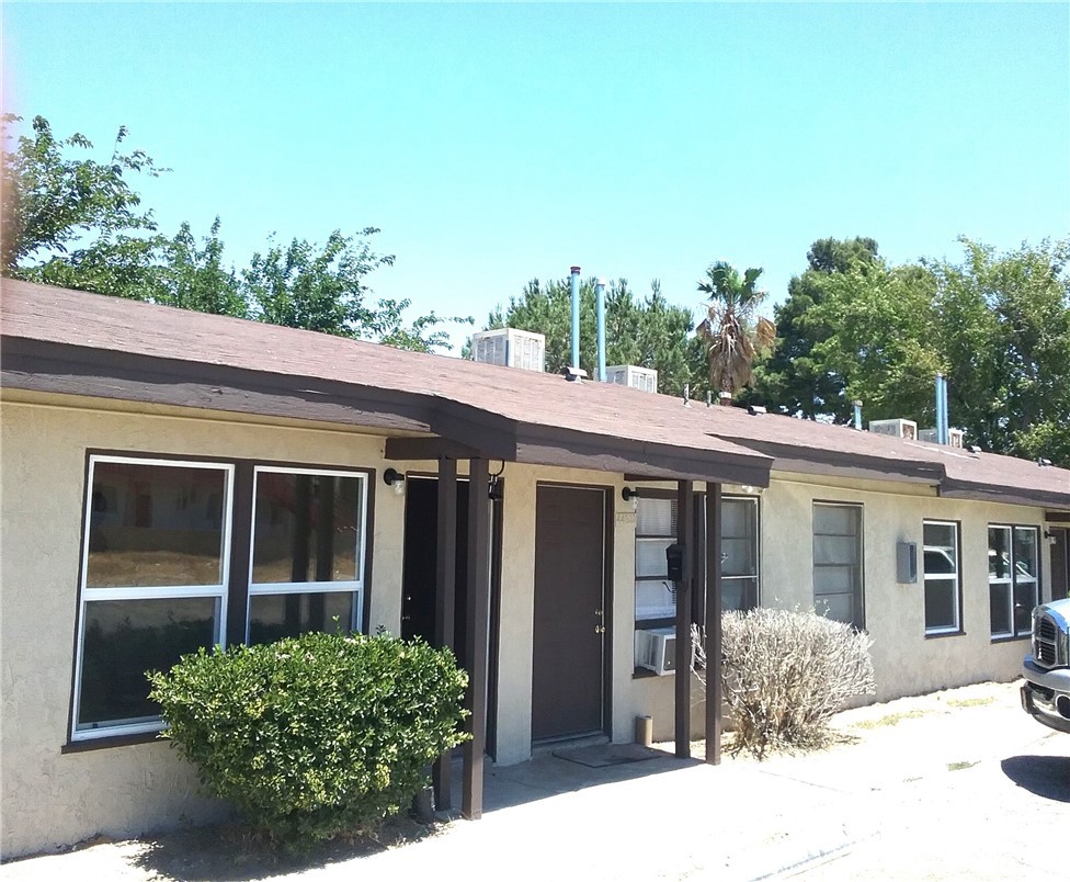 44931 Trevor Avenue Property Photo 1