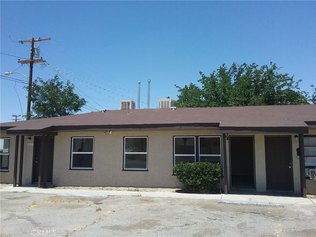 44931 Trevor Avenue Property Photo 3