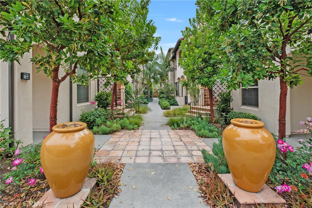717 Spring Gdn Property Photo 1