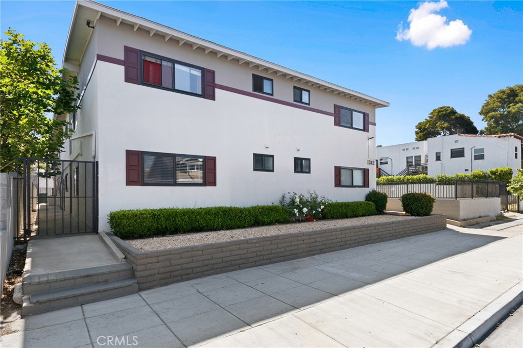 1242 Cedar Avenue Property Photo 1