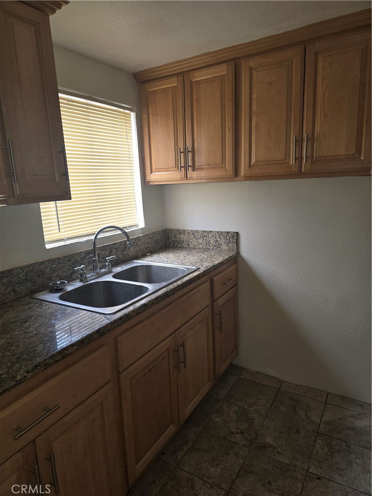 1126 S Dacotah Street Property Photo 6