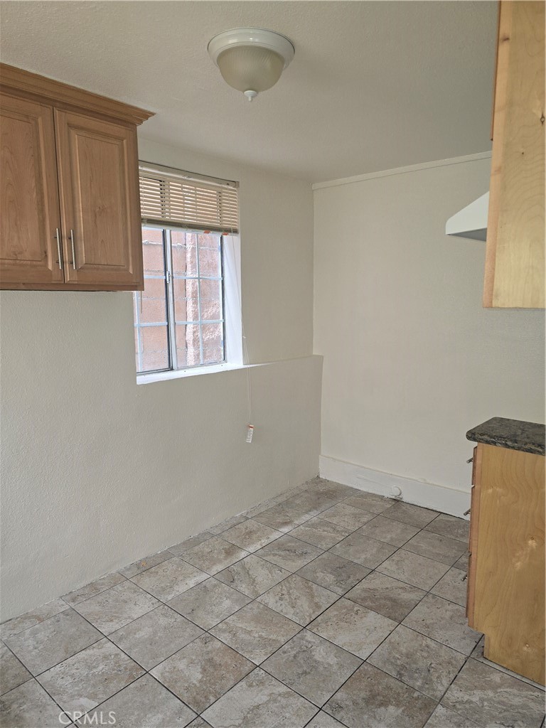 1126 S Dacotah Street Property Photo 7