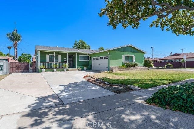 1501 W Baker Avenue Property Photo 1