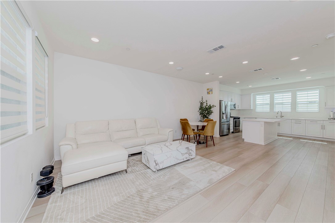 6983 Alderwood Avenue Property Photo 10