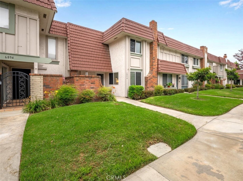 6898 Breton Way Property Photo 1