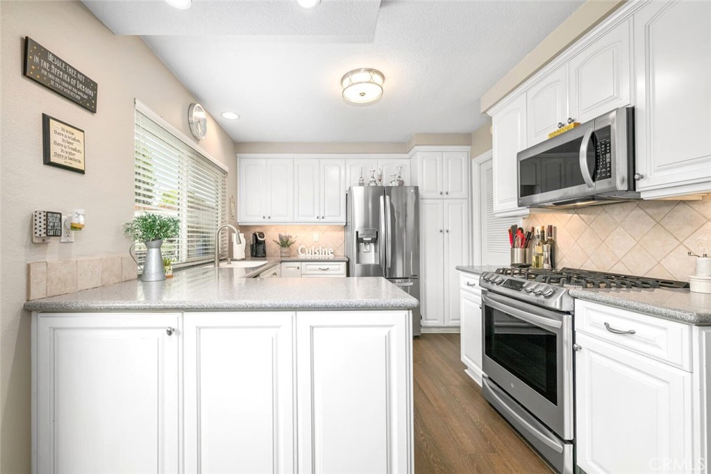 6898 Breton Way Property Photo 1