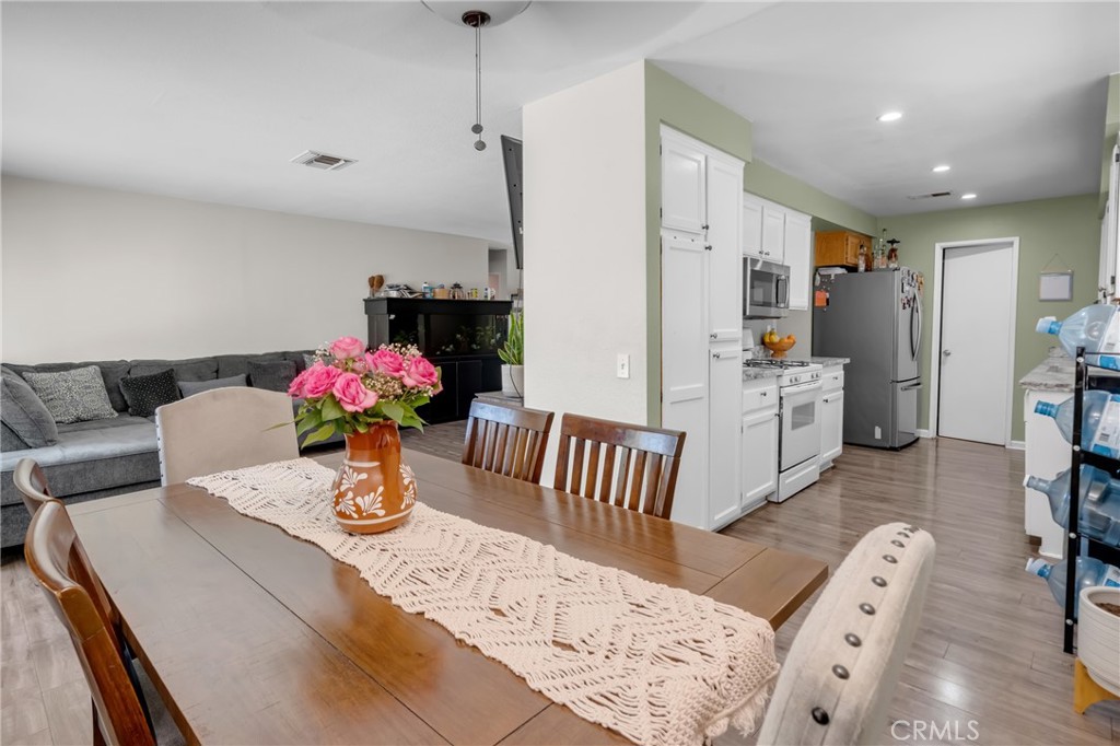 18280 Santa Fe Avenue Property Photo 9