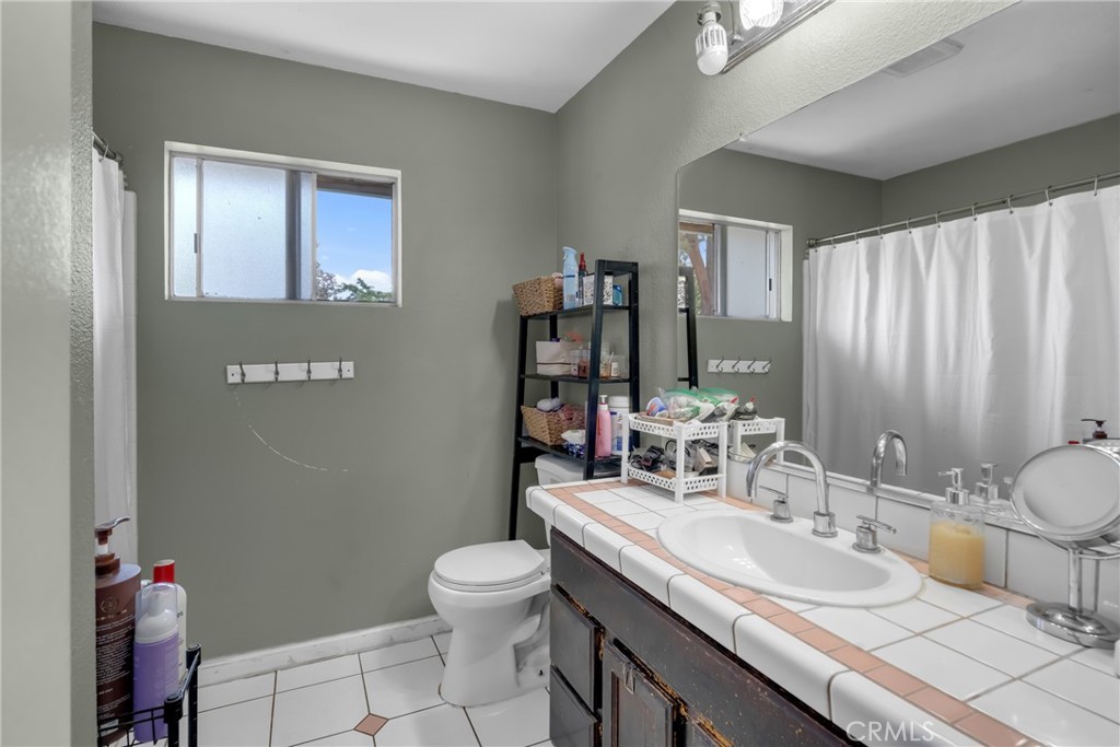 18280 Santa Fe Avenue Property Photo 18