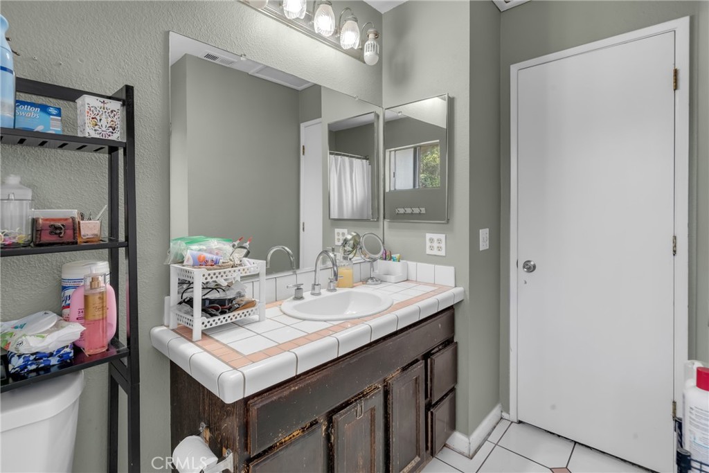 18280 Santa Fe Avenue Property Photo 19