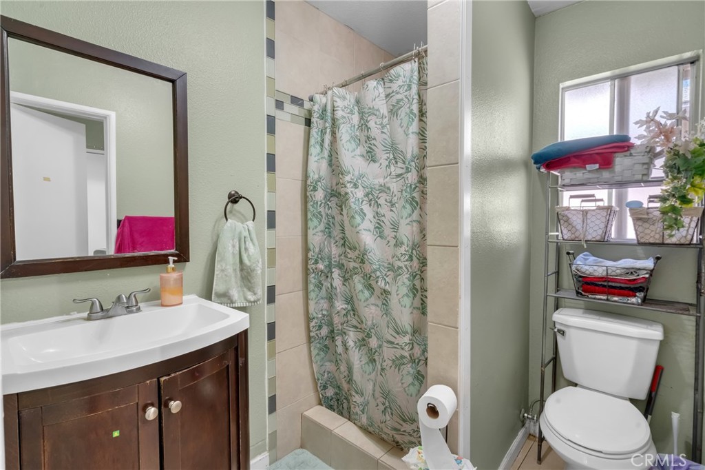 18280 Santa Fe Avenue Property Photo 24